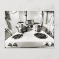 Vieille cuisinière avec bouilloire à thé Antique S