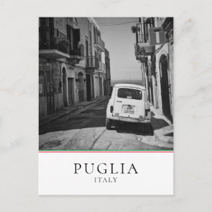 Carte Postale Vieille voiture dans une rue d'Italie en noir et b