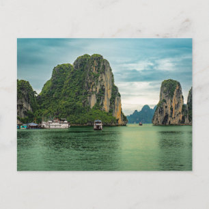 Carte Postale Village de pêcheurs sur la baie d'Halong, Vietnam 