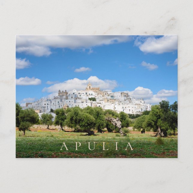 Carte Postale Ville blanche Ostuni et oliviers dans les Pouilles (Devant)