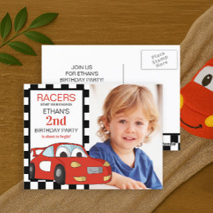 Carte Postale Voiture de course rouge Drapeau à damier noir et b