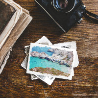 Vue côtière colorée de Milos Grèce