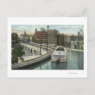 Carte Postale Vue des bateaux-canaux qui traversent l'aqueduc