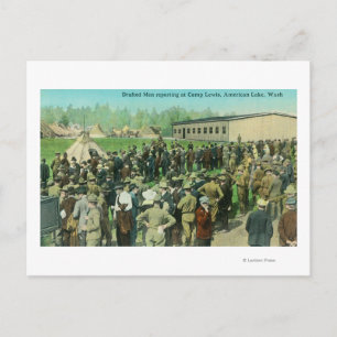 Carte Postale Vue des soldats en rédaction de rapports pour le s