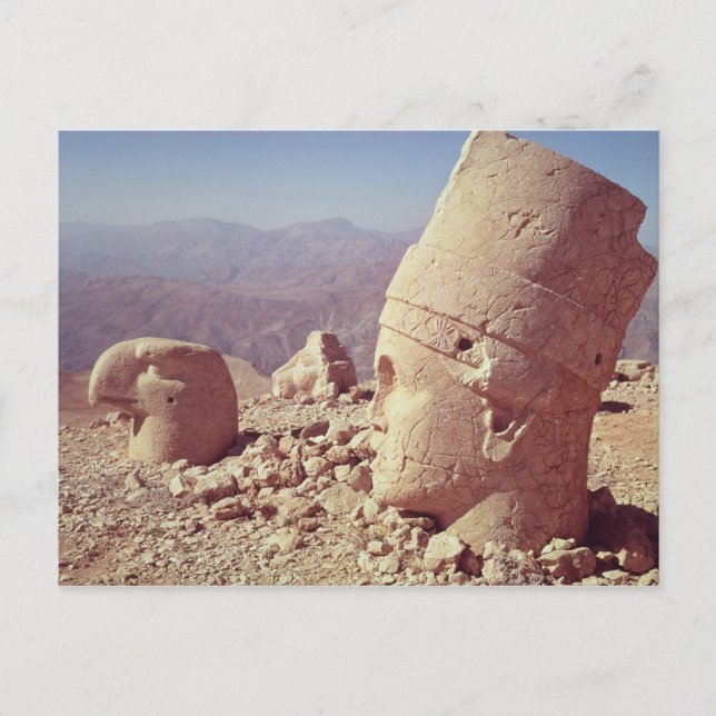 Carte Postale Vue d'une tête colossale et d'un aigle (Devant)