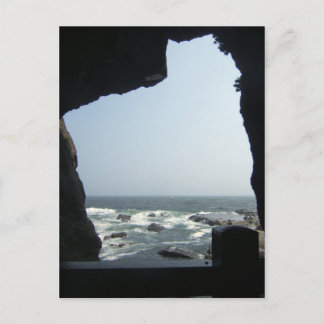 Carte Postale Vue sur la mer depuis une grotte