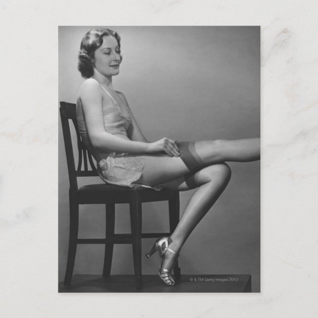 Carte Postale Woman Sitting on Chaise (Devant)