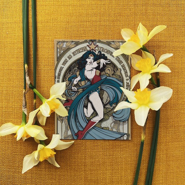 Carte Postale Wonder Woman Art Nouveau Panel (Postcard on table)
