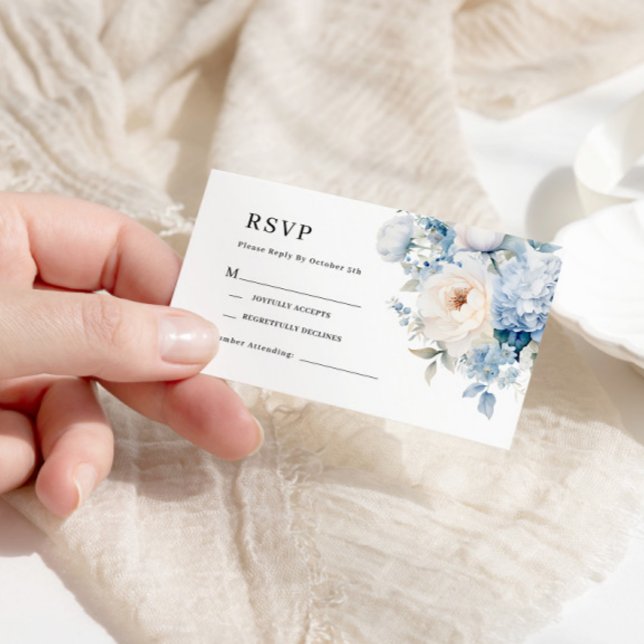 Carte RSVP de mariage aux fleurs bleues et blanche (Créateur téléchargé)