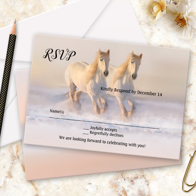Carte RSVP de mariage des chevaux d'hiver (RSVP card featuring running horses in the snow - winter wedding - equine - equestrian - country)