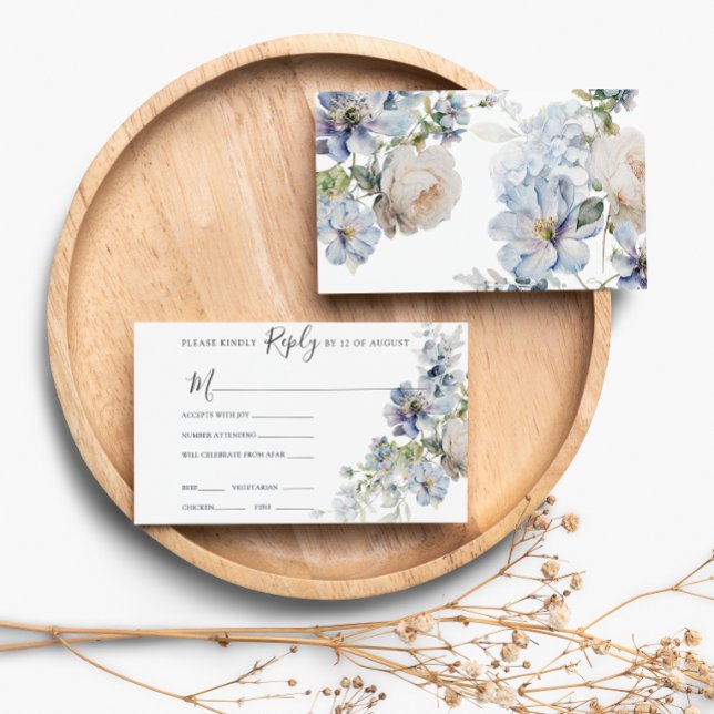 Carte RSVP de mariage floral bleu et blanc (Créateur téléchargé)