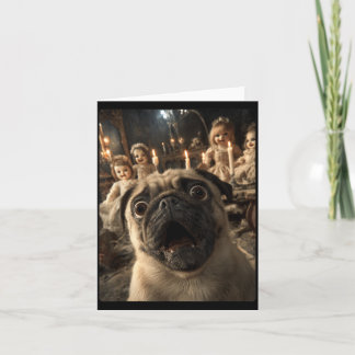 Carte Selfie de pug drôle avec des poupées effrayantes s