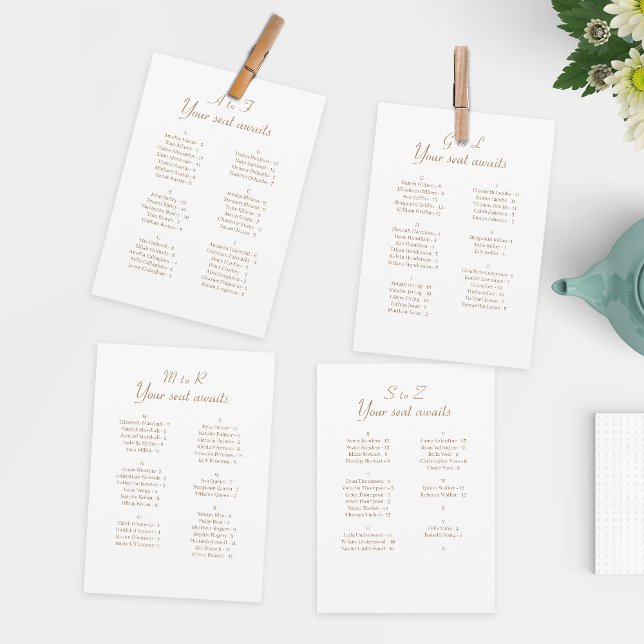 Carte simple Mariage alphabétique (Easily guide guests to their seats while saving money on individual table cards.)