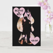 Sous parapluie : Couple romantique s'embrassant so