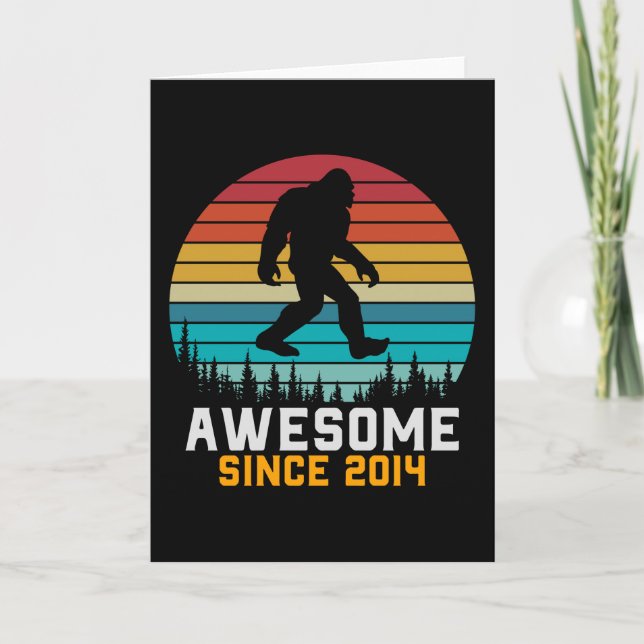 Carte Super depuis 2014 | Anniversaire Bigfoot Retro (Devant)