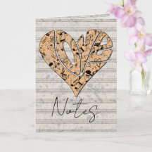 Typographie d'amour en forme de cœur avec des note