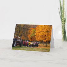 Un fermier fait de gros tracteurs