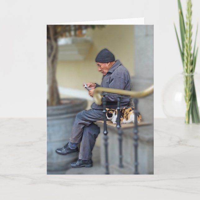 Carte Un homme avec son chat - Lire le journal (Devant)