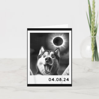 Carte Un Husky Sibérien sous la totalité d'une éclipse s