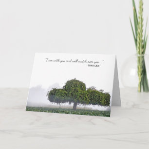 Carte un seul arbre vert dans la compassion brouillard