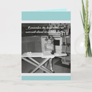 Carte Vintage 'les années 50 Girl Ironing Joyeux anniver