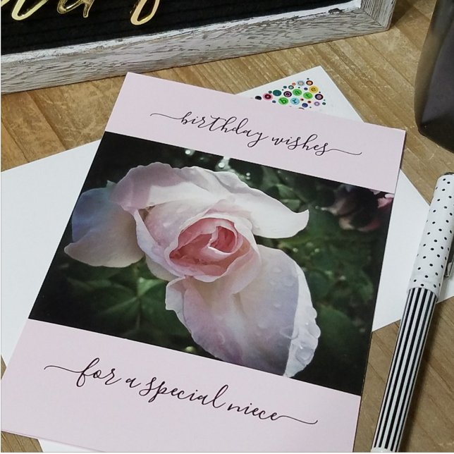 Carte Voeux d'anniversaire rose pour une nièce spéciale (Créateur téléchargé)