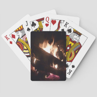Cartes de jeu avec le feu de camp