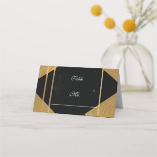 Cartes de table pliées sangliers dorés de lignes