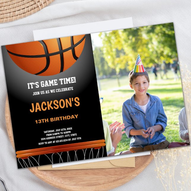 Cartes d'invitation d'anniversaire de basketball O (Black Orange Basketball Birthday Invitations photo)