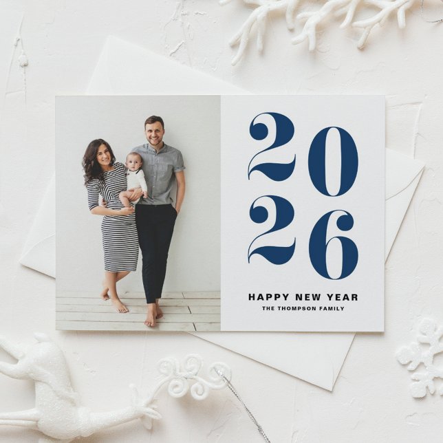 Cartes Pour Fêtes Annuelles 2025 Marine Blue Bold Typographie Nouvel An Photo (Ring in 2026 with this navy blue Happy New Year Photo Card featuring retro bold typography.)