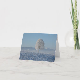 Cartes Pour Fêtes Annuelles Arbre couvert de neige dans les montagnes
