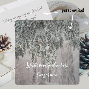 Cartes Pour Fêtes Annuelles Branches givrées et une forêt enneigée
