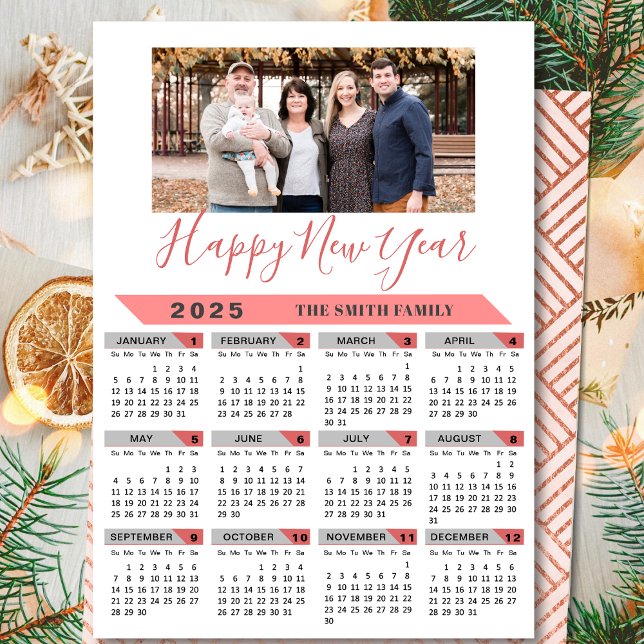 Cartes Pour Fêtes Annuelles Calendrier Famille Photo Pink Script Simple 2025 (Créateur téléchargé)