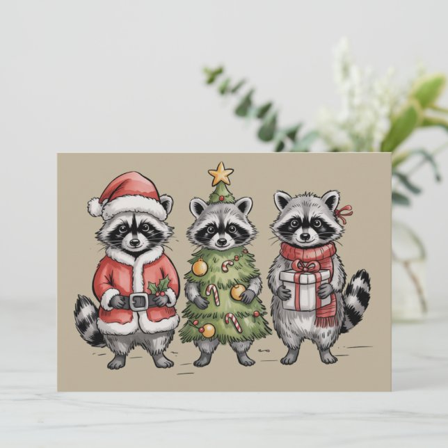 Cartes Pour Fêtes Annuelles Christmas Raccoons Woodland Trio Santa Tree Animal (Debout devant)