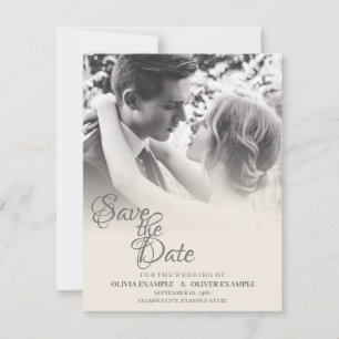 Cartes Pour Fêtes Annuelles Couple de mariés s'embrassant en monochrome