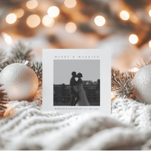 Cartes Pour Fêtes Annuelles Couples contemporains joyeux et mariés Photo