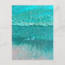 Des vagues océaniques sur le sable