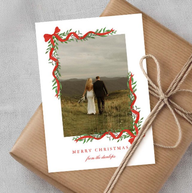 Cartes Pour Fêtes Annuelles Elégant Bow rouge avec verdure Photo Noël (Elegant painterly red bows with greenery photo Christmas Cards.)