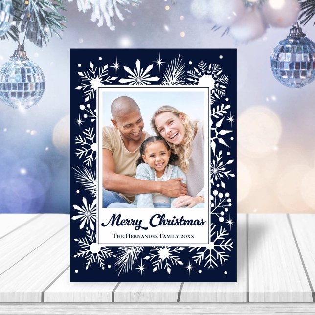 Cartes Pour Fêtes Annuelles Élégant Stylish Navy Snowflake Family Photo (Elegant Stylish Navy Snowflake Family Photo Holiday Card)