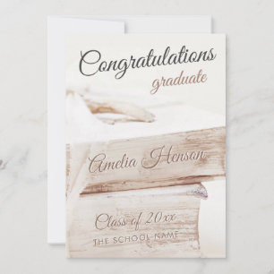 Cartes Pour Fêtes Annuelles Élégante pile de livres Félicitations Diplômé