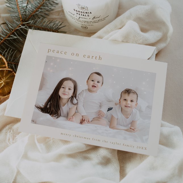 Cartes Pour Fêtes Annuelles EMELIA Gold Family Photo Paix sur Terre Noël (EMELIA Gold Family Photo Peace On Earth Christmas Holiday Card)