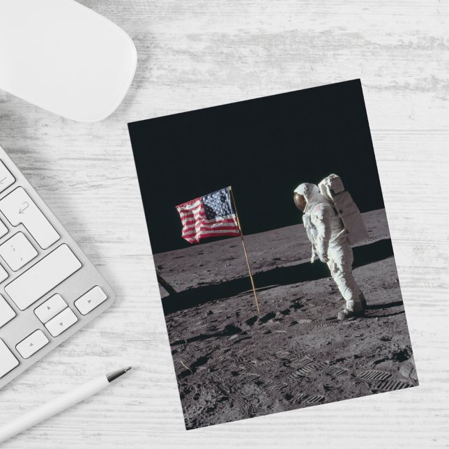 Cartes Pour Fêtes Annuelles Espace extra-atmosphérique, astronaute sur la lune (Créateur téléchargé)