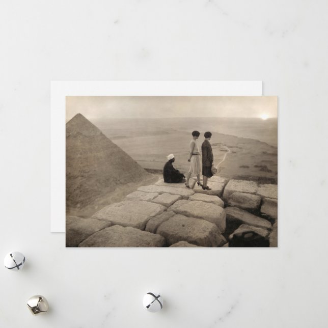 Cartes Pour Fêtes Annuelles Flapper Girls Sunrise Khufu Pyramid, Égypte 1920 (Devant/Arrière en situation)