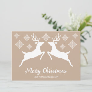 Cartes Pour Fêtes Annuelles Formes De Cerfs Blancs Sur Beige Avec Snowflakes &