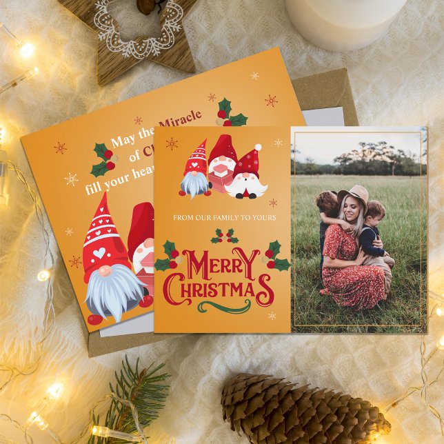 Cartes Pour Fêtes Annuelles Gnome Whimsical Famille de voeux Photo (Whimsical Gnome Christmas Family Greeting Photo Holiday Postcard)