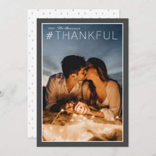 Cartes Pour Fêtes Annuelles Hashtag #THANKFUL Charcoal White Vertical