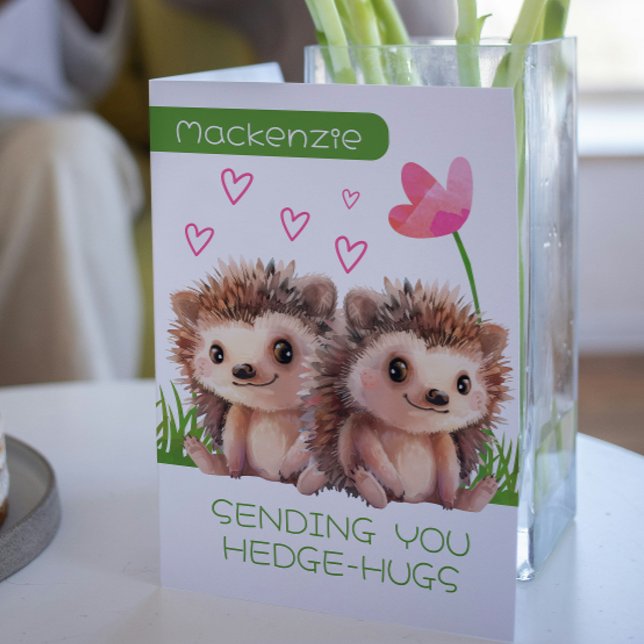 Cartes Pour Fêtes Annuelles Hérisson Hugs personnalisées Valentines (Hedgehog Hugs personalized Valentines Holiday Card by Ricaso. Cute hedgehogs, love hearts and flower)