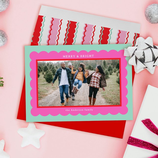 Cartes Pour Fêtes Annuelles Image photo Preppy Mint Rose Rouge Simple Pince (Preppy and pretty mint, pink, and red scalloped holiday photo card)