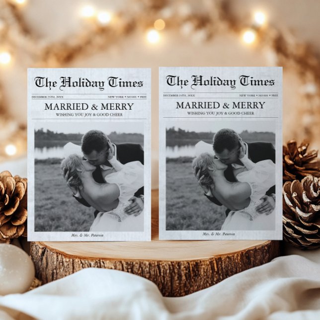 Cartes Pour Fêtes Annuelles Journal Noël Joyeux et marié photo mariée (Our first christmas married, Merry and Married Newspaper Christmas Card)