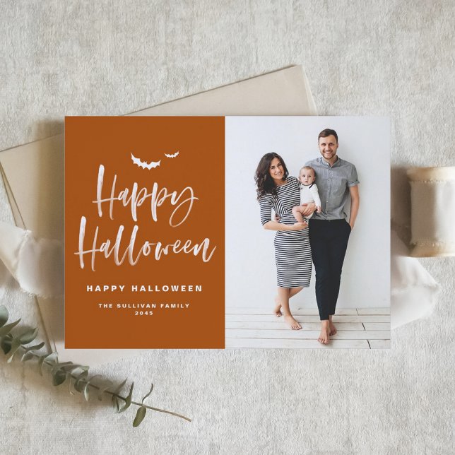Cartes Pour Fêtes Annuelles Joyeux Halloween Brosse Lettrer Burnt Orange Photo (A festive photo  Halloween card featuring white brush lettering on a burnt orange background. )